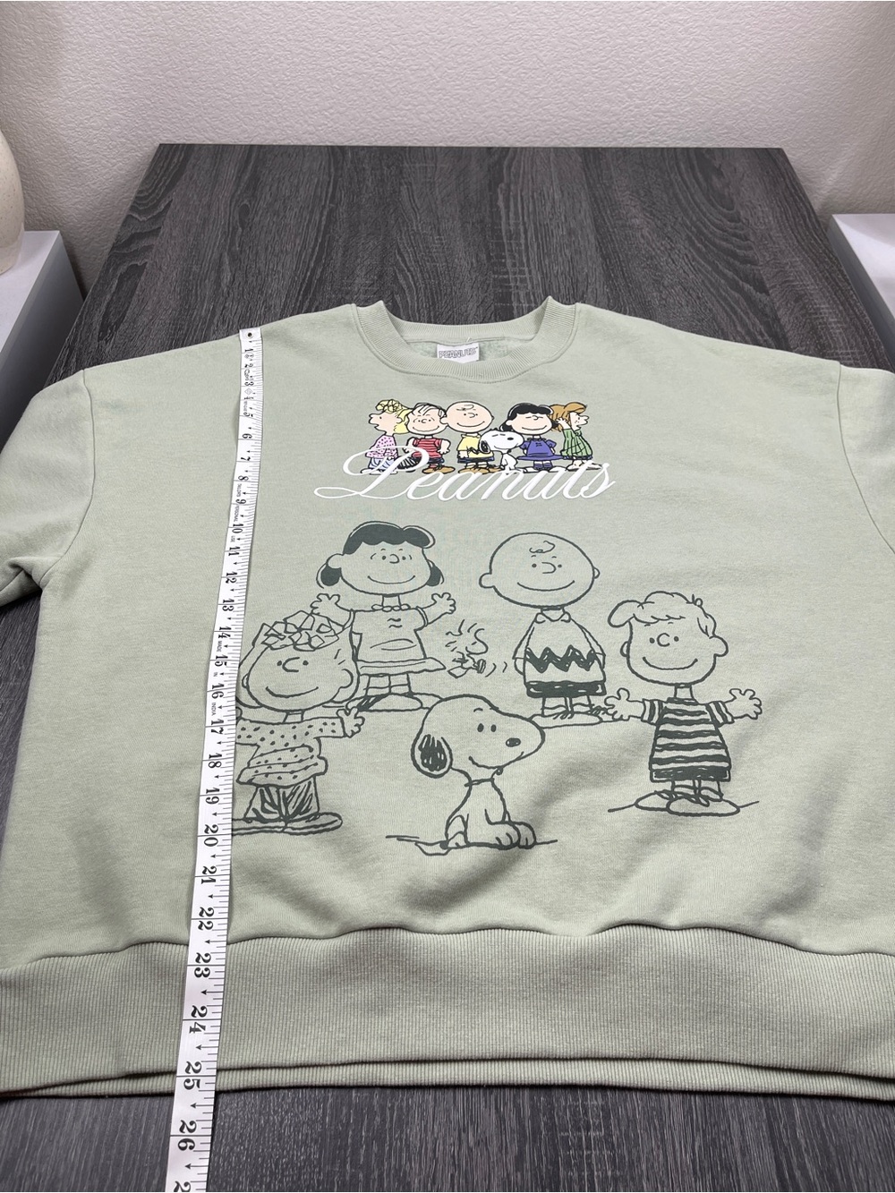 Peanuts Characters Green Sweatshirt Women’s Size M NWT - Picture 6 of 8